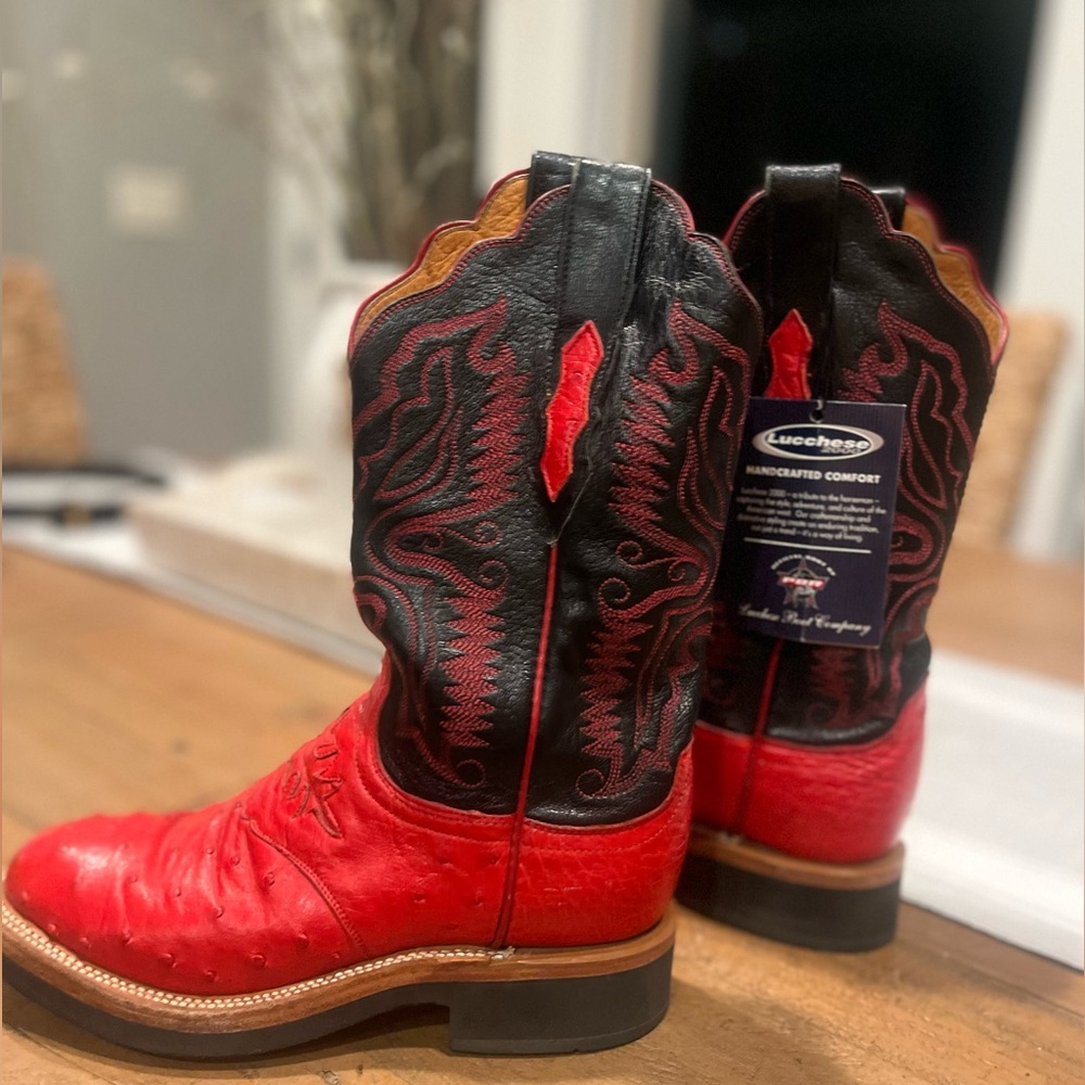 Lucchese 2000 Full
Quill Ostrich "Fat Baby" Roper style boot ladies